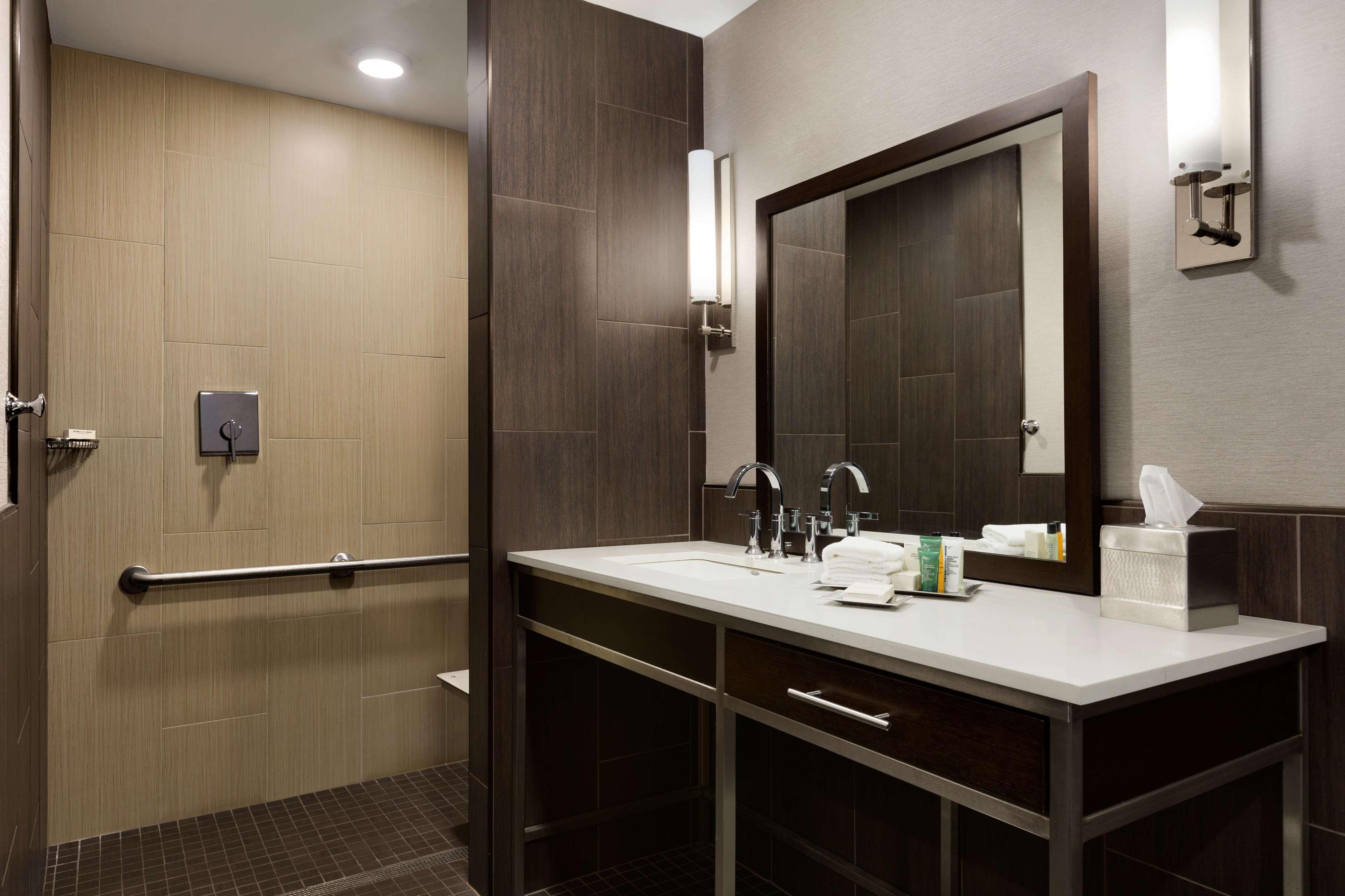 Hilton Philadelphia City Avenue Екстер'єр фото