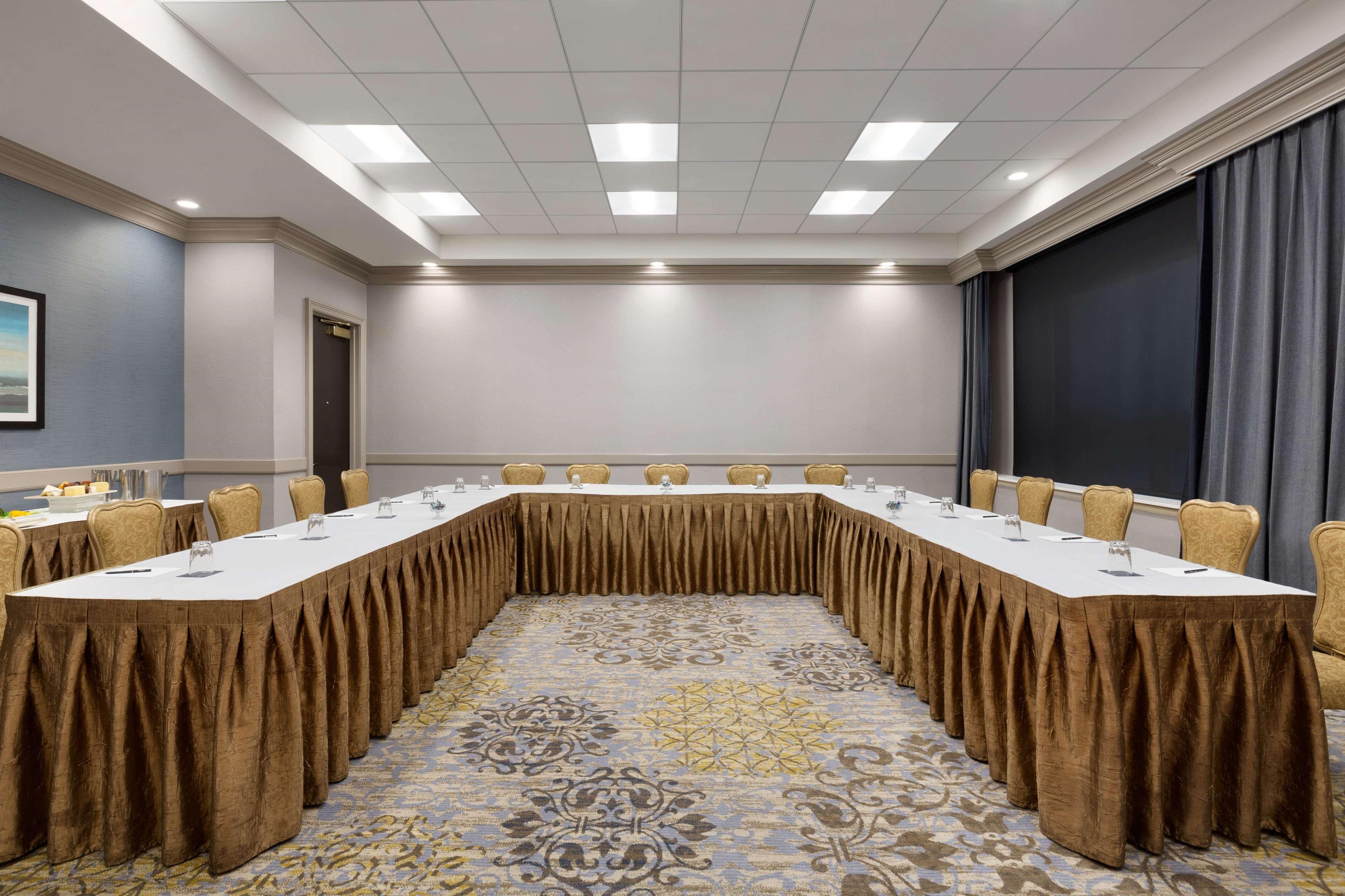 Hilton Philadelphia City Avenue Екстер'єр фото