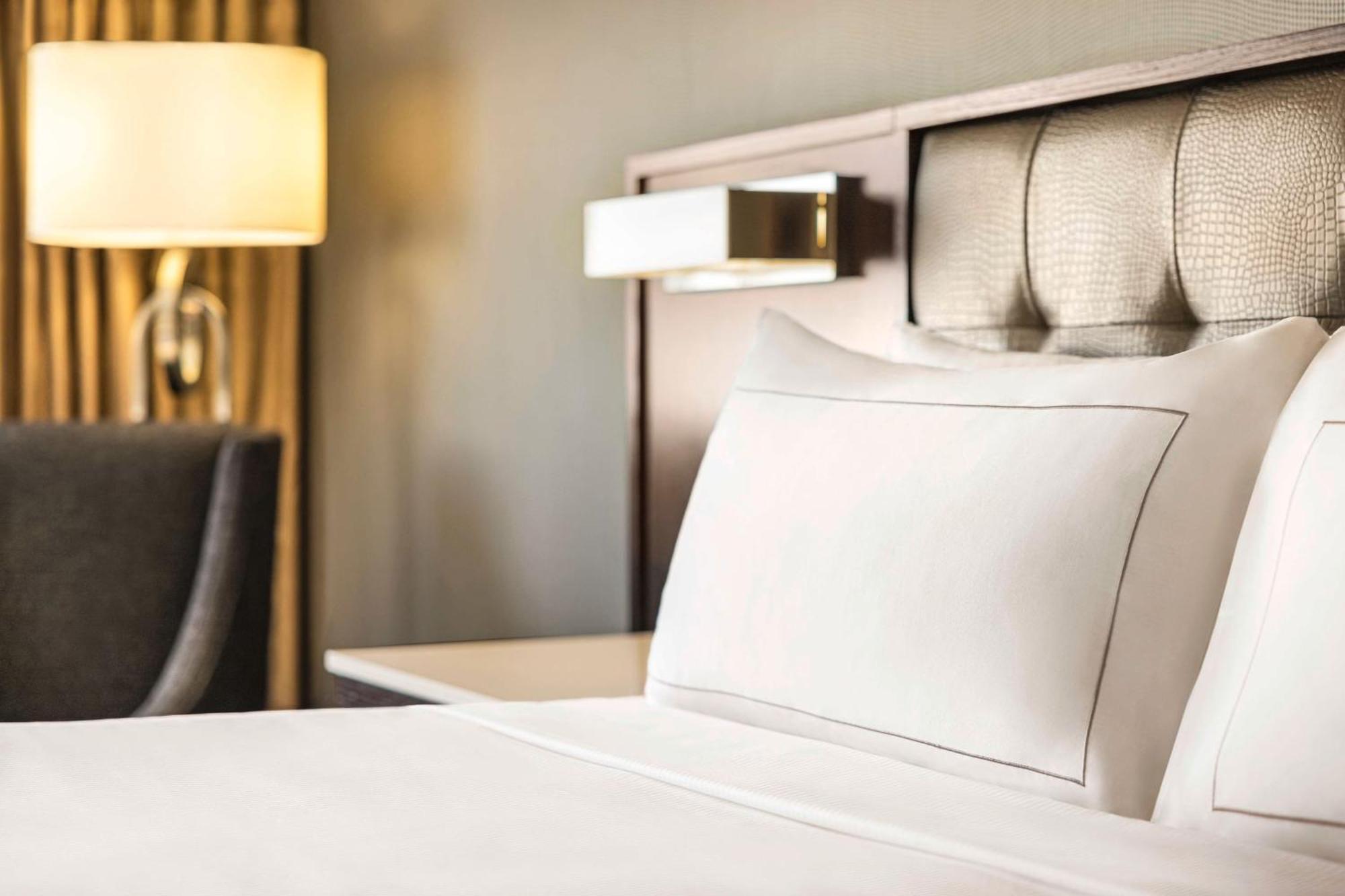 Hilton Philadelphia City Avenue Екстер'єр фото
