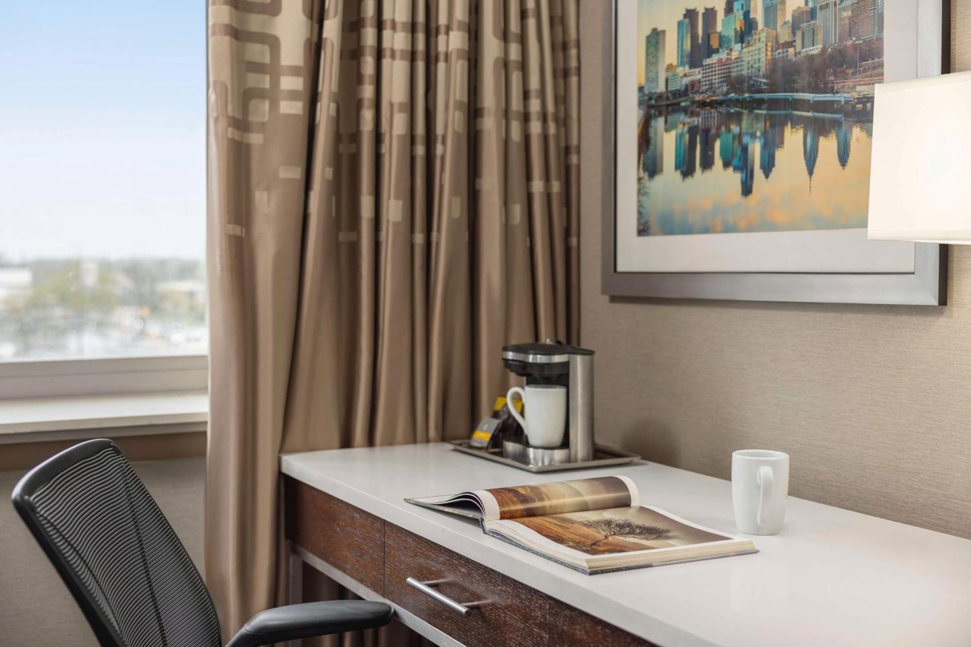 Hilton Philadelphia City Avenue Екстер'єр фото