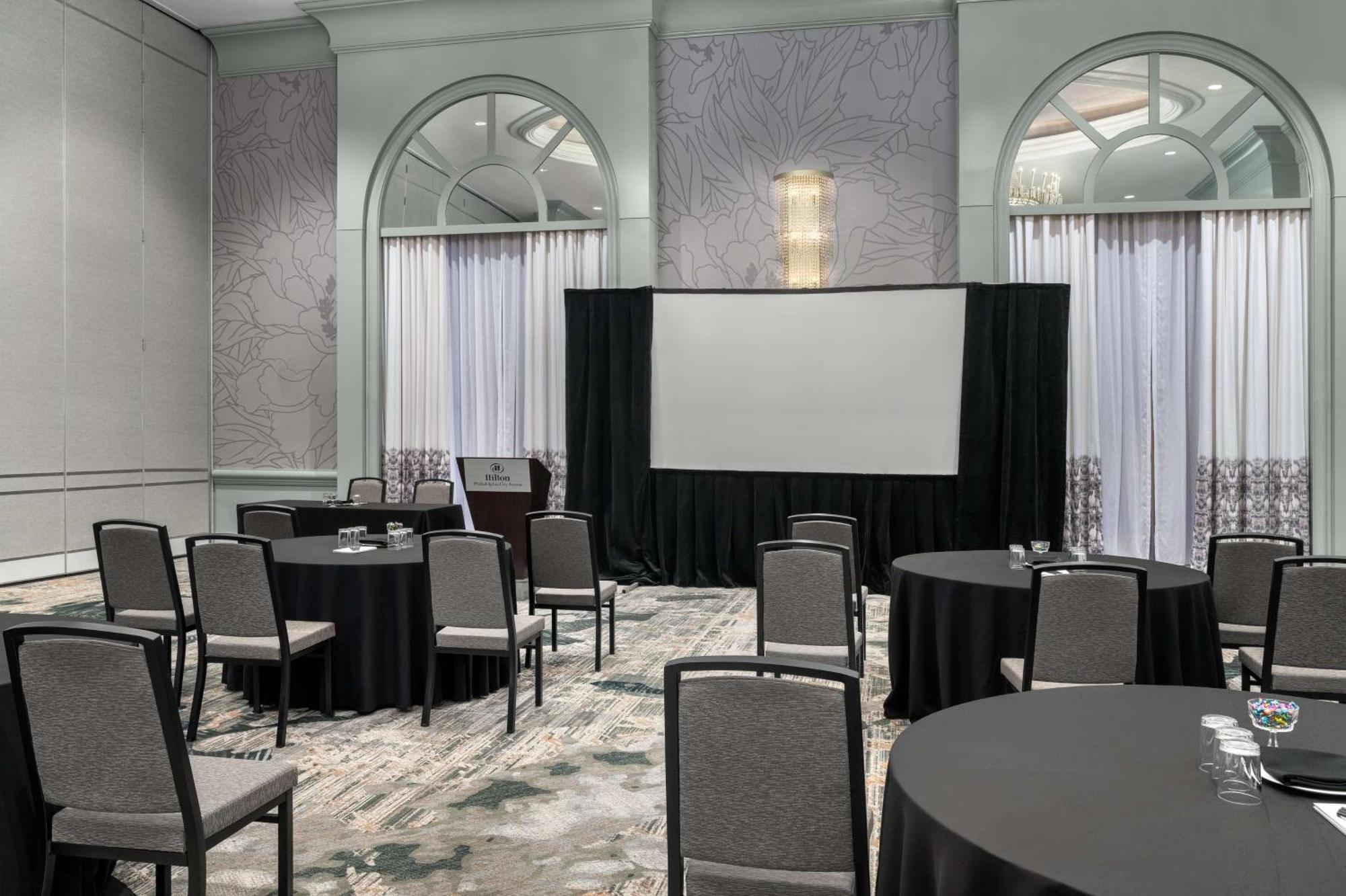 Hilton Philadelphia City Avenue Екстер'єр фото